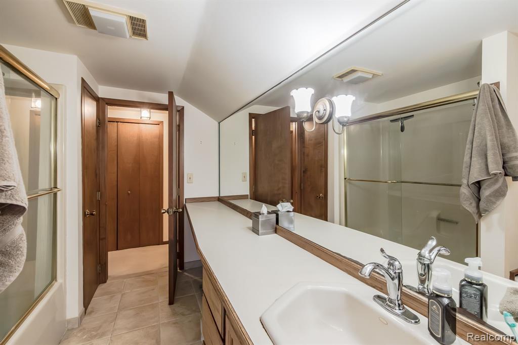 9149 LONGCROFT Drive, White Lake, MI — Photo 45