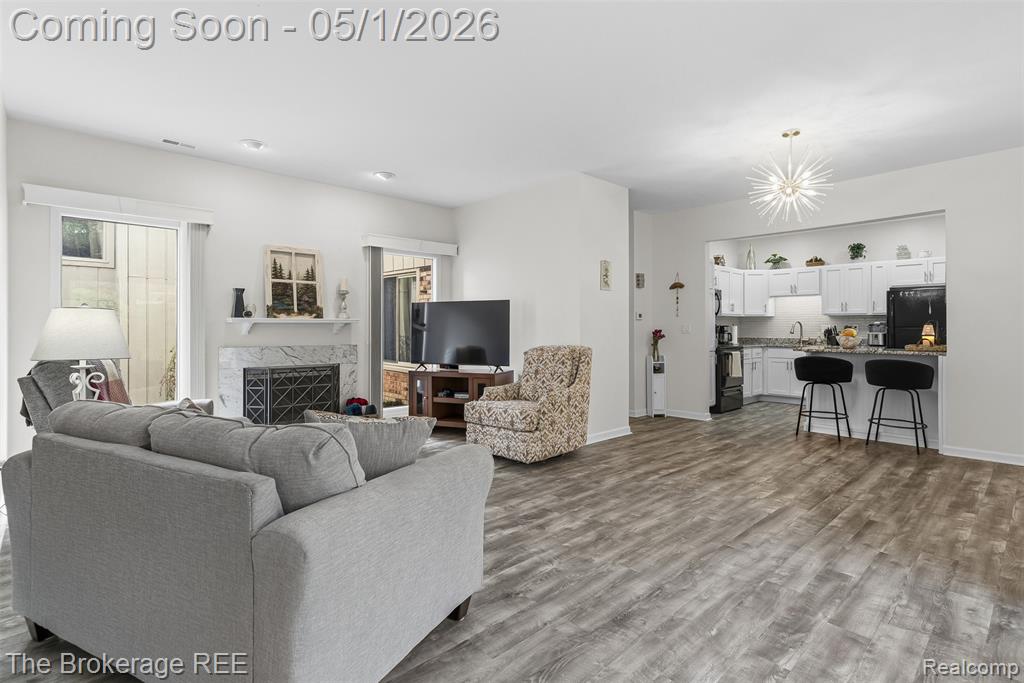 29374 Laurel Drive, Farmington Hills, MI 48331 — Photo 7