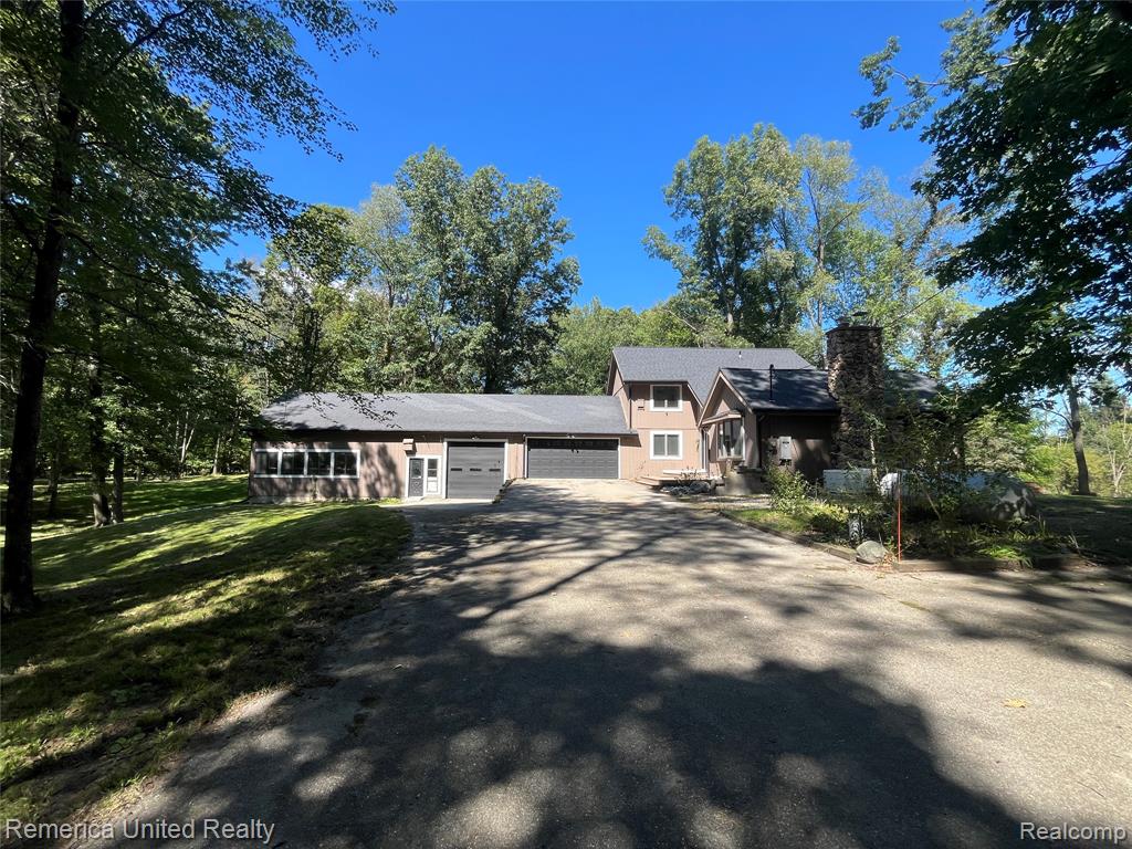 6160 Brambleberry Lane, Cohoctah, MI 48855 — Photo 2