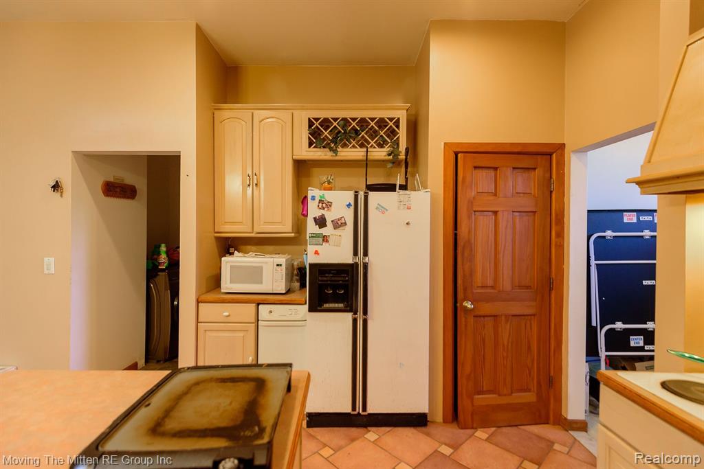 46901 EXECUTIVE Drive, Belleville, MI 48111 — Photo 10