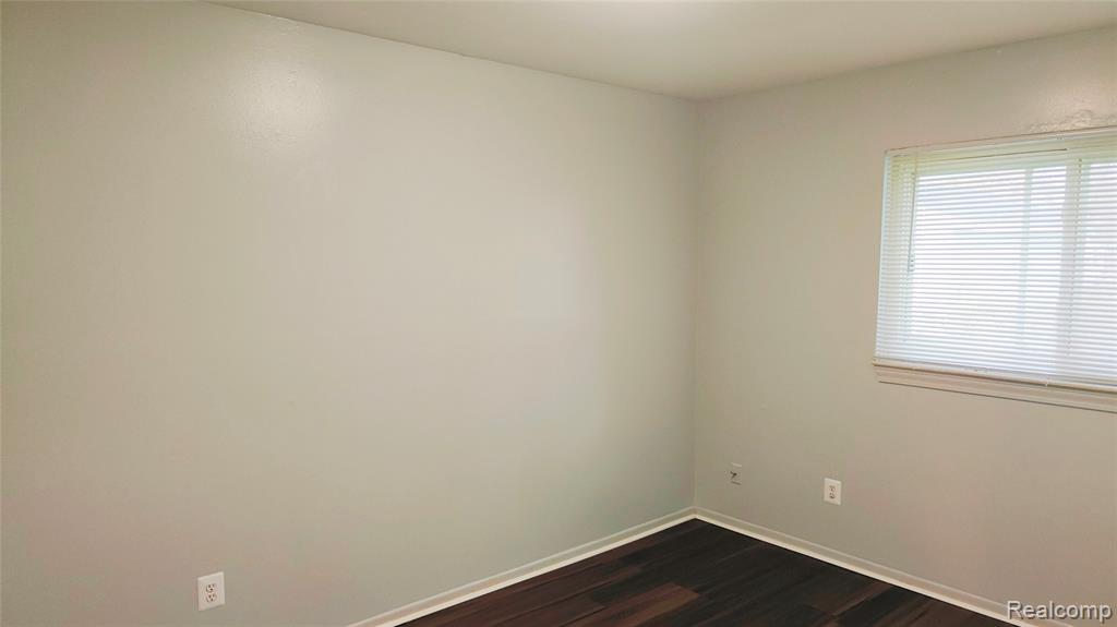 6039 Sylvia Street, Taylor, MI 48180 — Photo 8