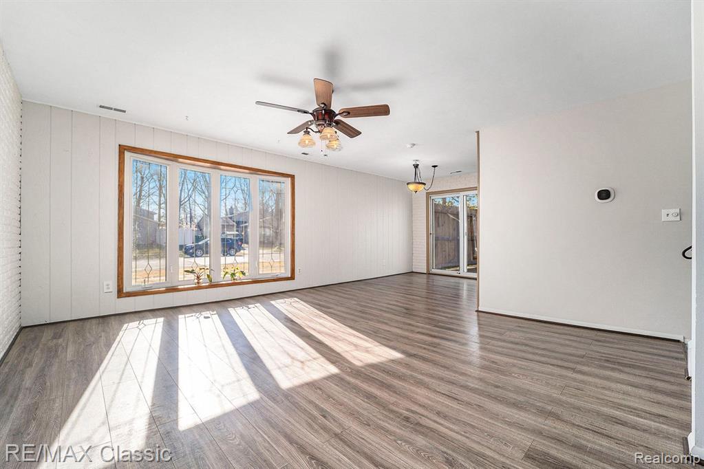 5844 BIG PINE Drive, Ypsilanti, MI 48197 — Photo 8