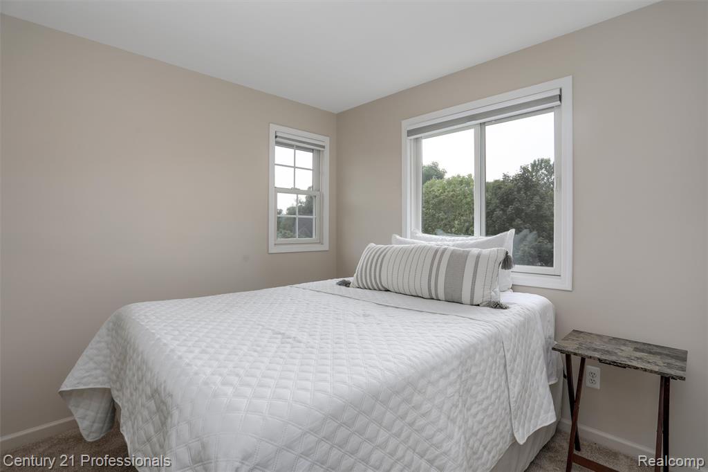 5540 River Park Drive, Waterford, MI 48327 — Photo 21