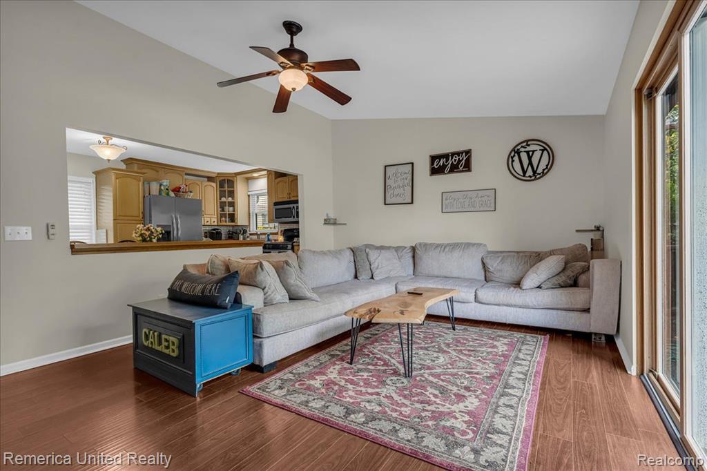 43488 LAURELWOOD, Canton, MI 48187 — Photo 3