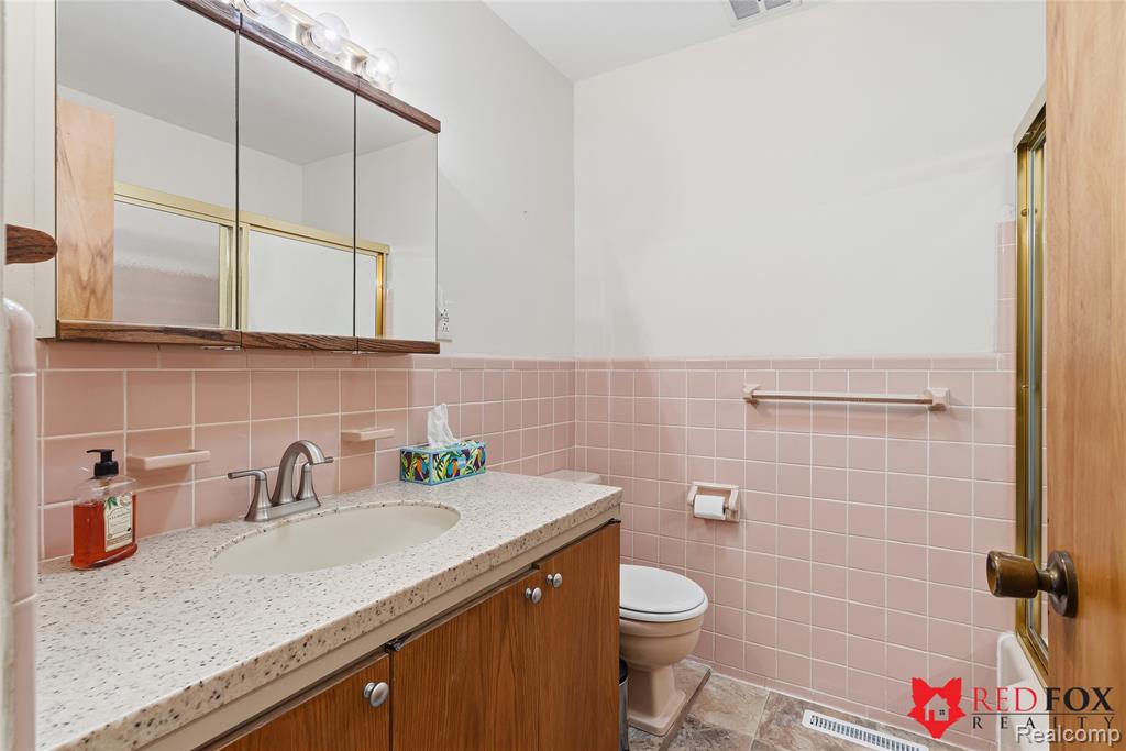 5368 Oaktree Court, Flint, MI 48532 — Photo 25