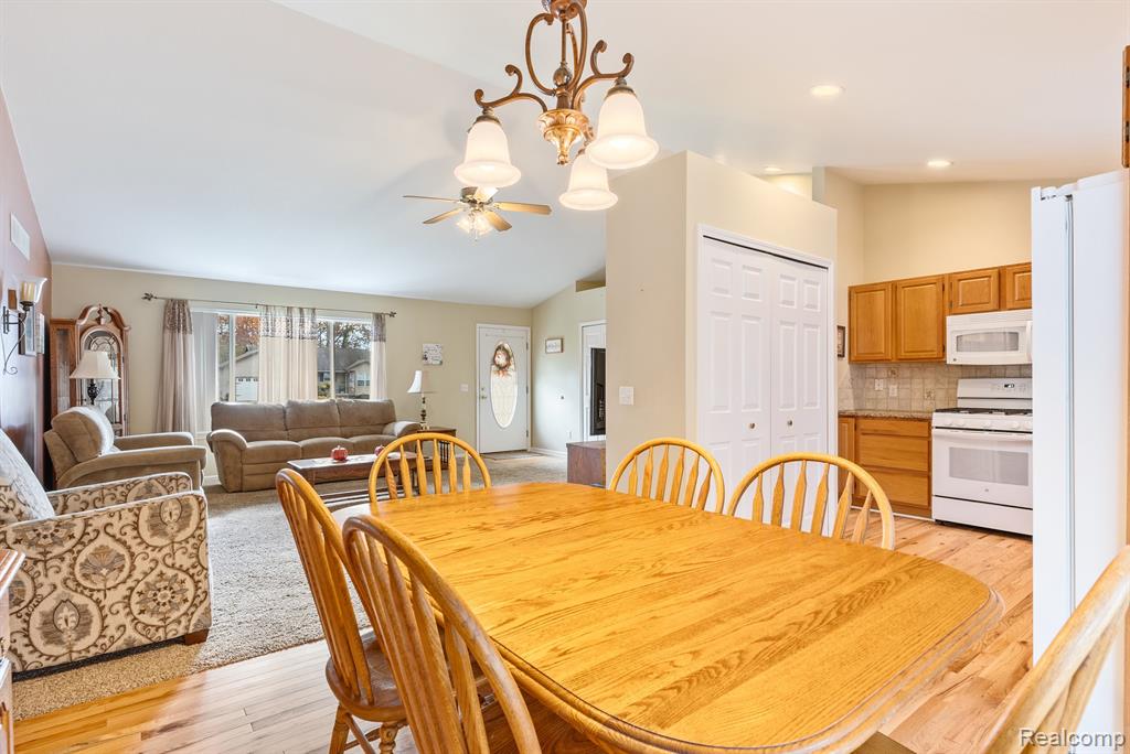 5392 WHEAT WAY Avenue, Swartz Creek, MI 48473 — Photo 10
