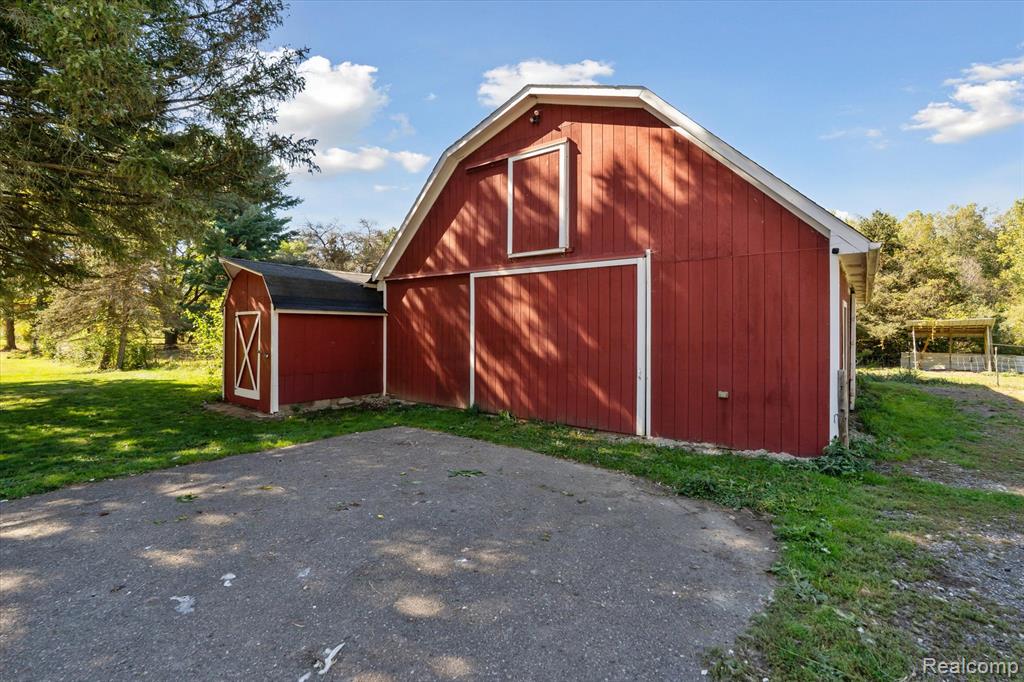 2860 E Coon Lake Road, Howell, MI 48843 — Photo 32