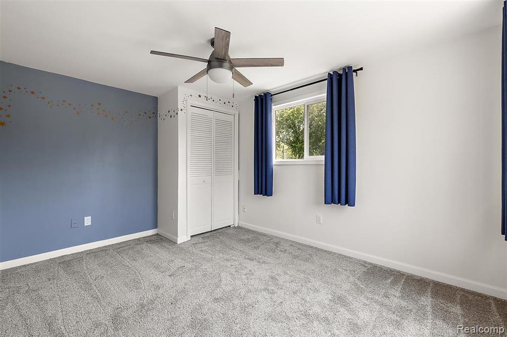 433 CHERRY Drive, Troy, MI 48083 — Photo 17