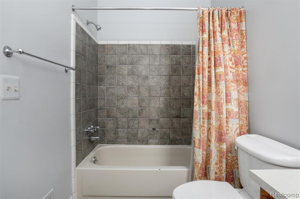 38928 Country Circle, Farmington Hills, MI 48331 — Photo 15