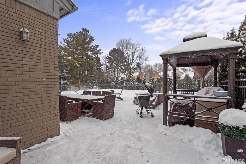 4926 Oak River Drive, Troy, MI 48098 — Photo 41