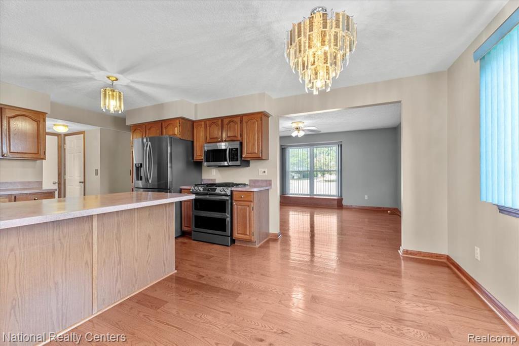 5235 Barbara Avenue, Trenton, MI 48183 — Photo 6