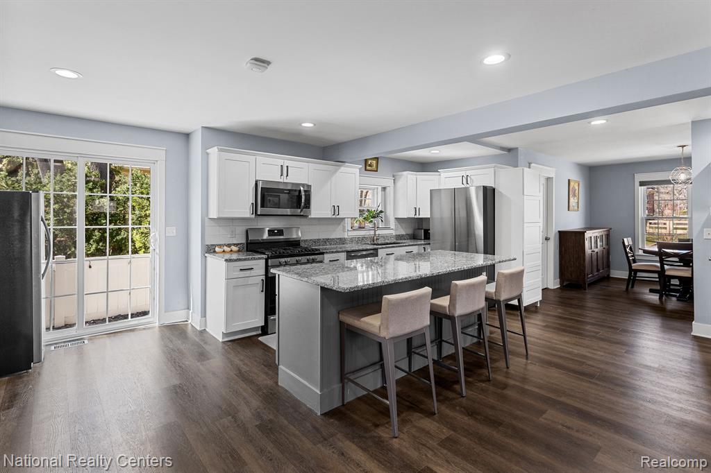 3706 Lakeview Boulevard, Orchard Lake Village, MI 48324 — Photo 5