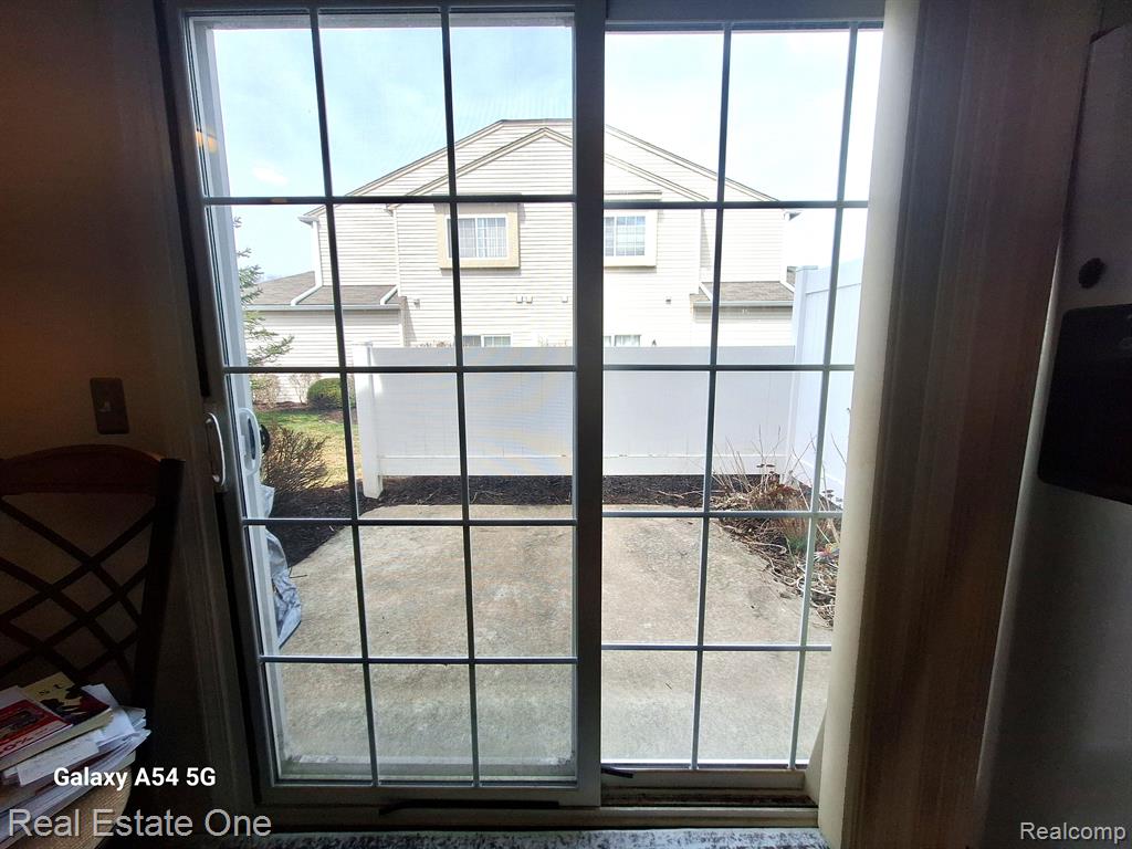 26707 ASHTON Drive, Woodhaven, MI 48183 — Photo 11