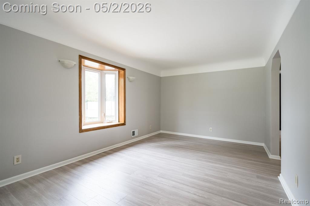 111 Blanche Drive, Troy, MI 48098 — Photo 12