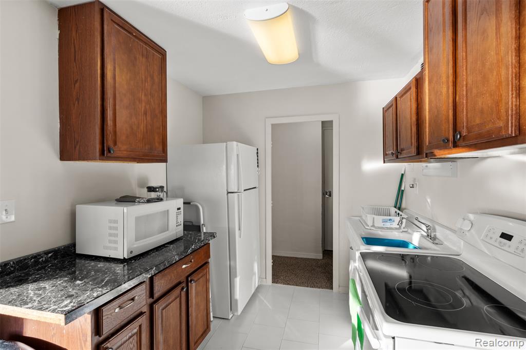 8900 E Jefferson Avenue, 605, Detroit, MI 48214 — Photo 6