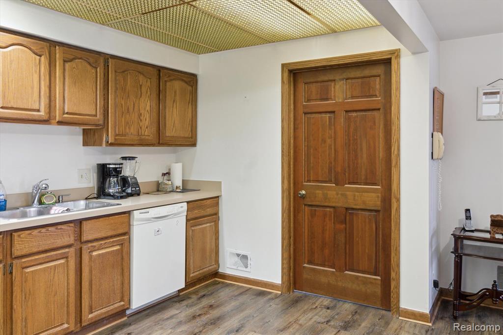 43050 12 Oaks Crescent Drive, 3044, Novi, MI 48377 — Photo 22