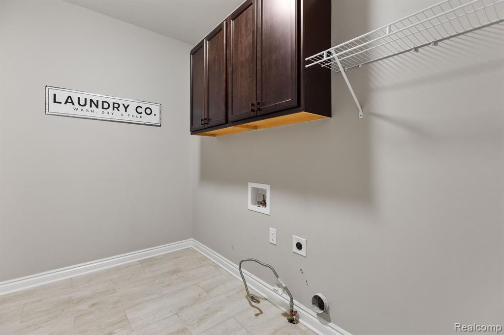 3995 ASHDALE Way, Clarkston, MI 48348 — Photo 28