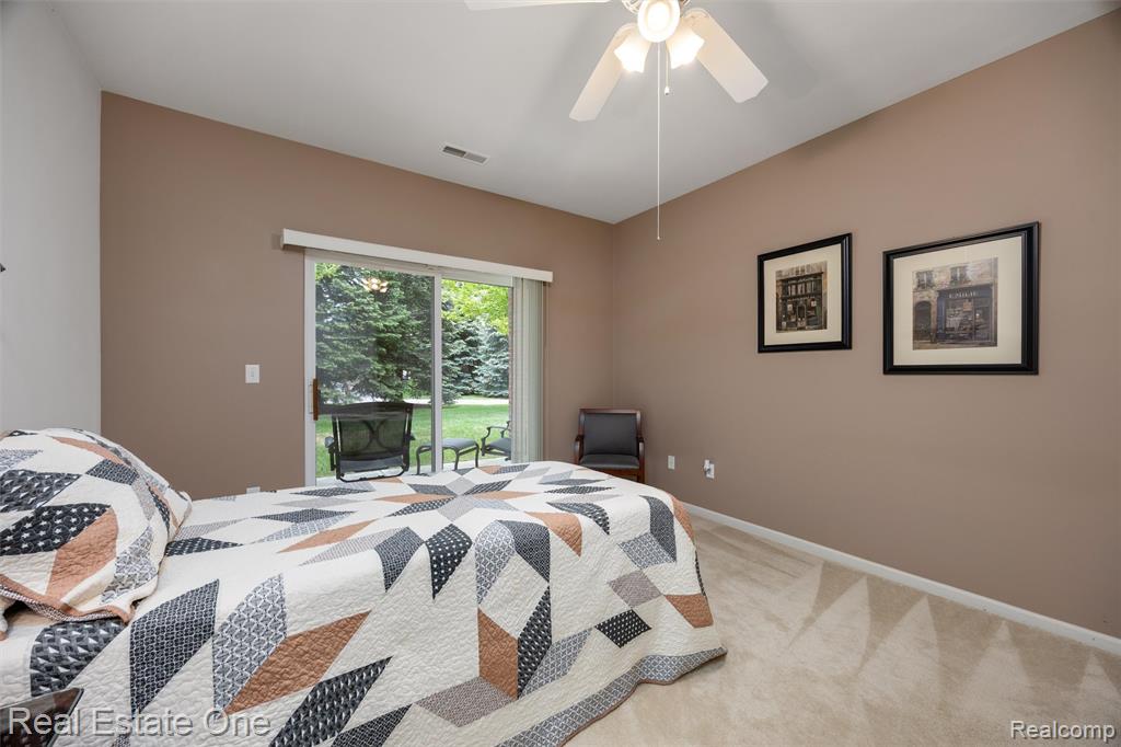 4104 Chesapeake Circle, Walled Lake, MI 48390 — Photo 10