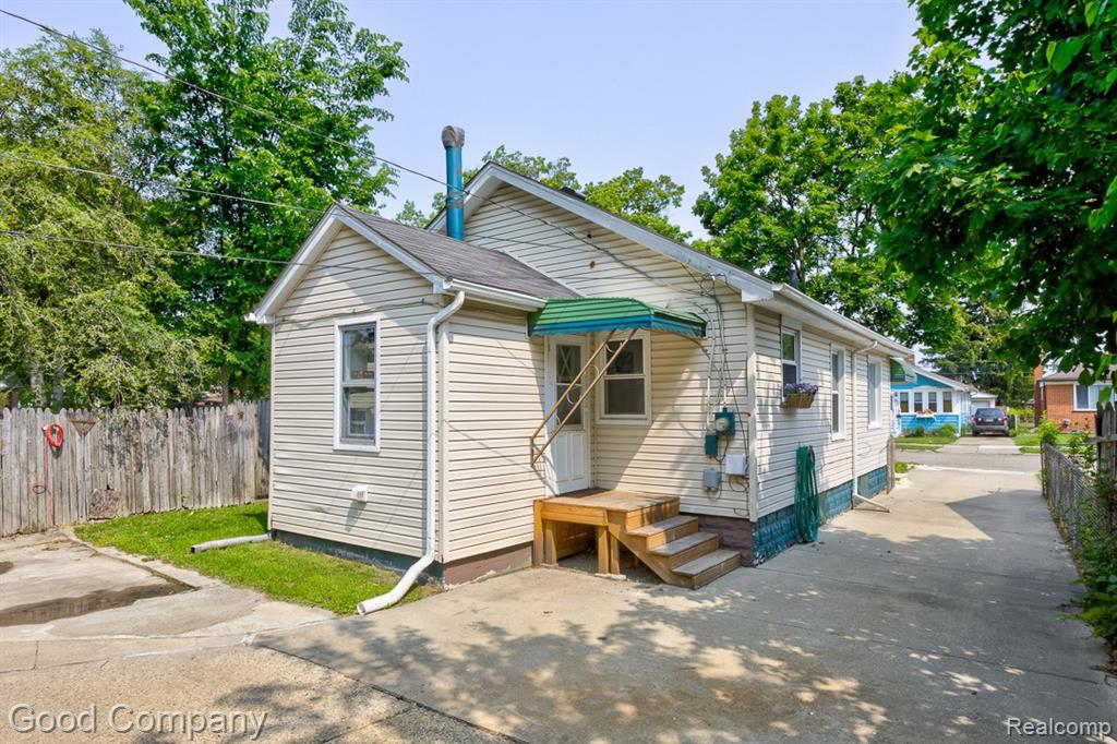 720 E Granet Avenue, Hazel Park, MI 48030 — Photo 40