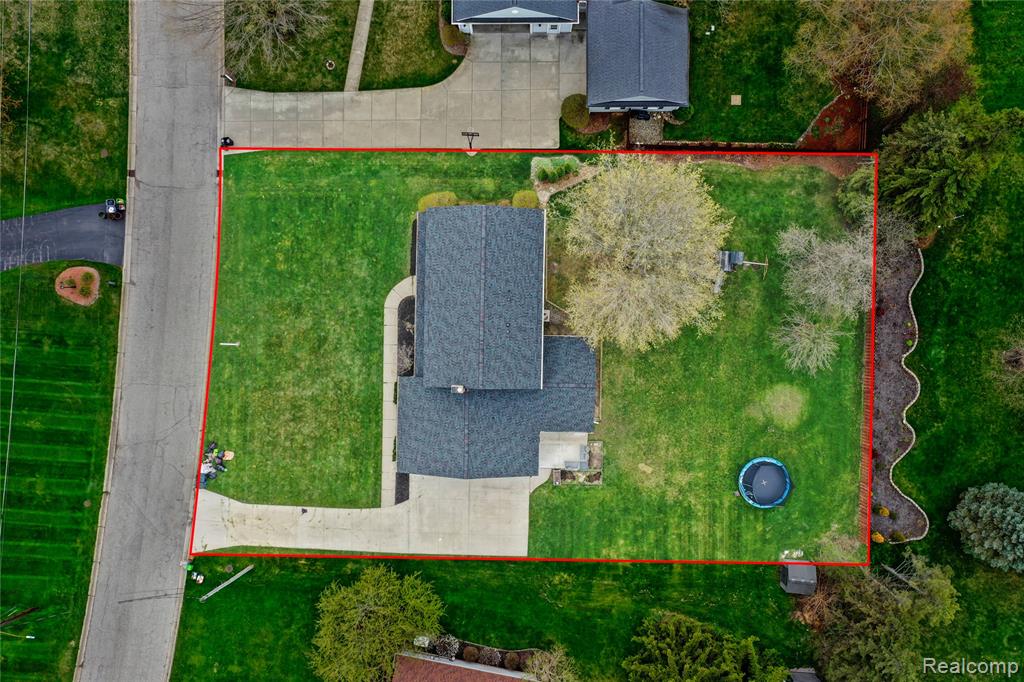 9332 Oakmont Drive, Grand Blanc, MI 48439 — Photo 5
