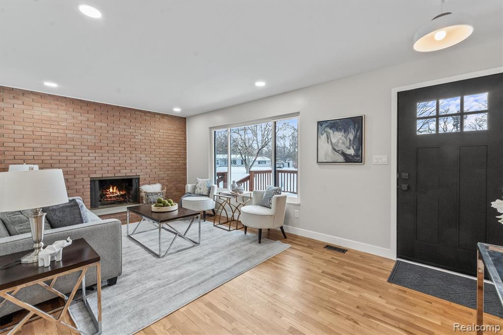 5067 Paro Drive, Flint, MI 48506 — Photo 6