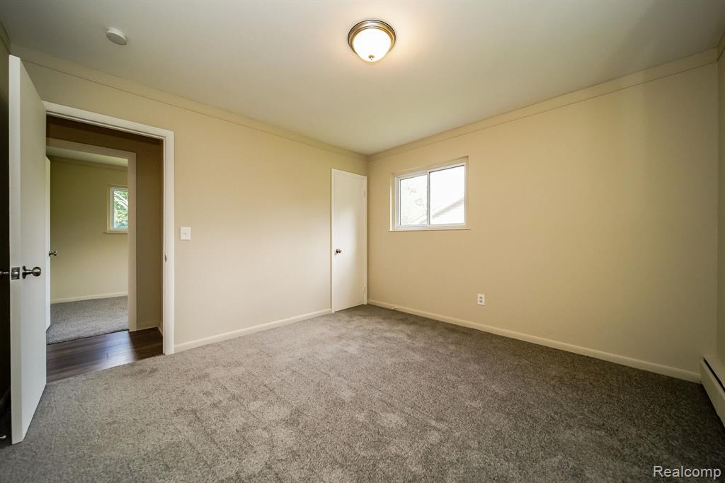 46269 HULING Street, Shelby Twp, MI 48317 — Photo 32