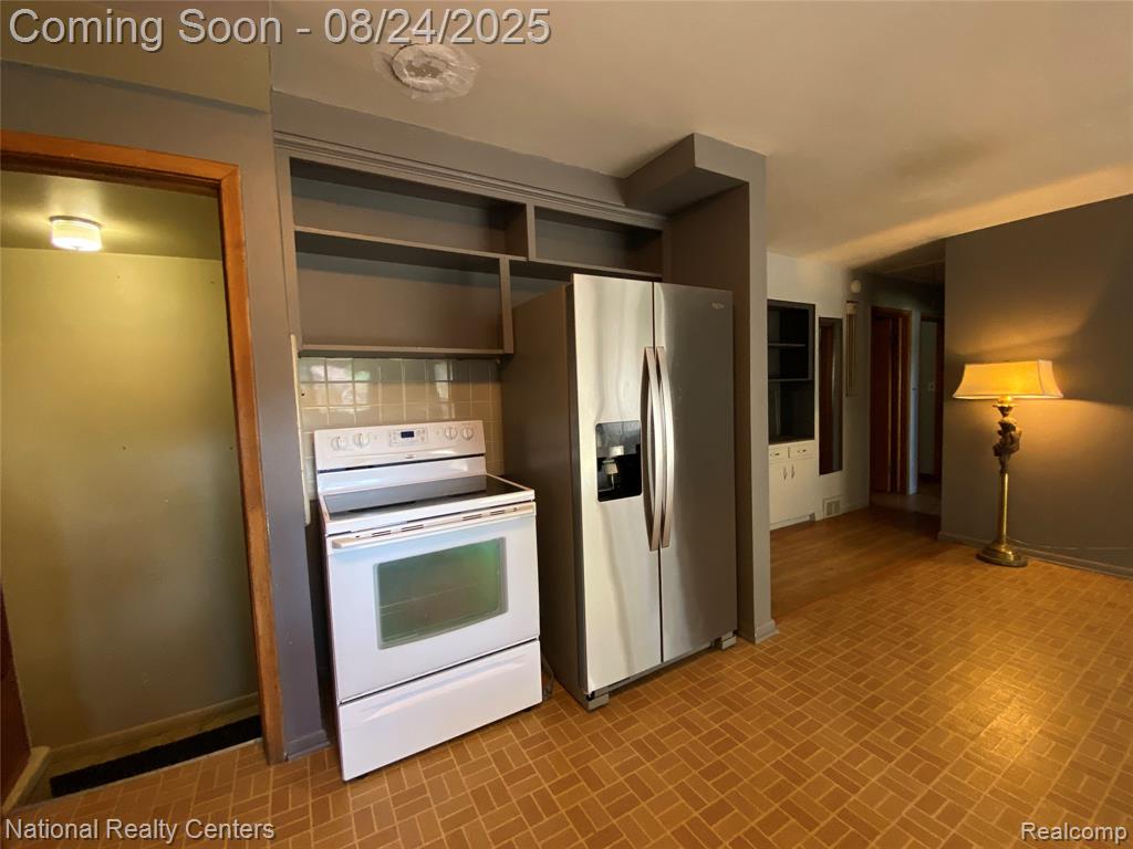 7288 Kingsbury Street, Dearborn Heights, MI 48127 — Photo 9