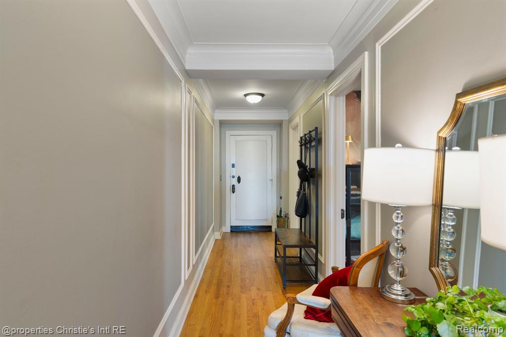 15 E KIRBY Street, 710, Detroit, MI 48202 — Photo 2