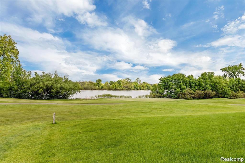 243 Oak Ridge Drive, Pontiac, MI 48341 — Photo 26