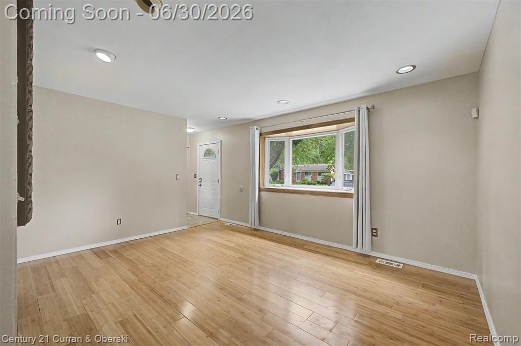 42519 Applecreek Drive, Plymouth, MI 48170 — Photo 6