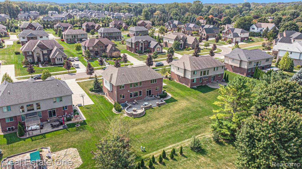 47466 VALENCIA Circle, Novi, MI — Photo 39