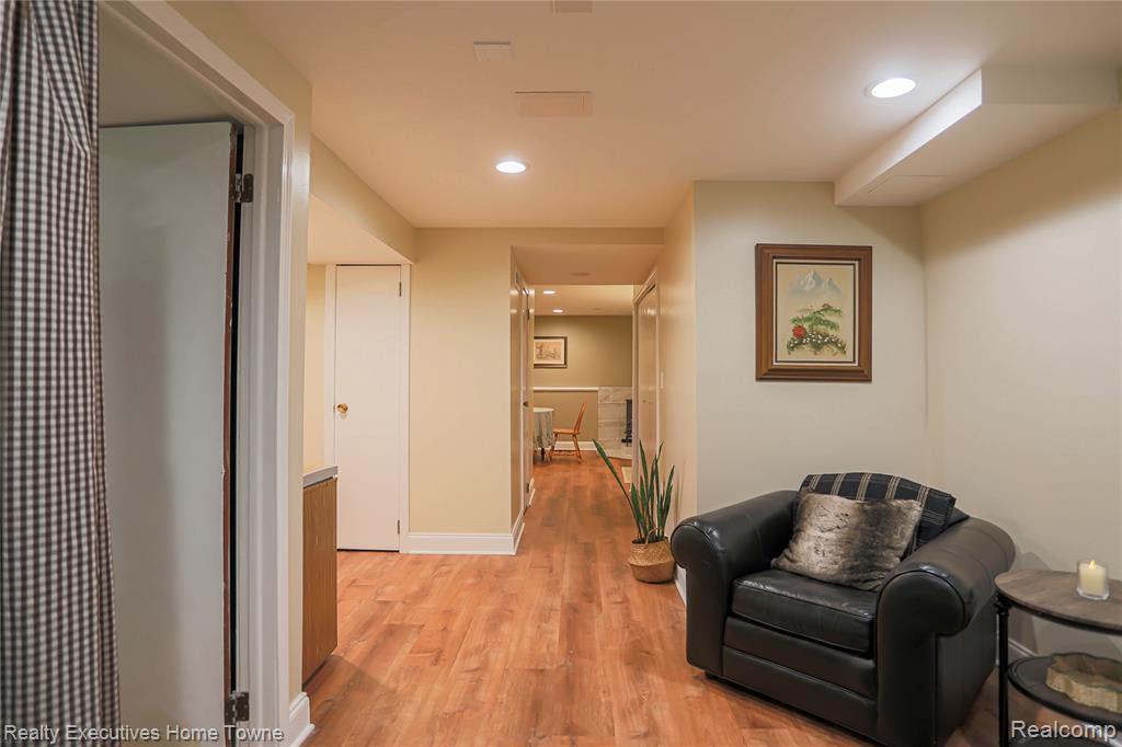2687 Los Angeles Drive, Wolverine Lake, MI 48390 — Photo 40
