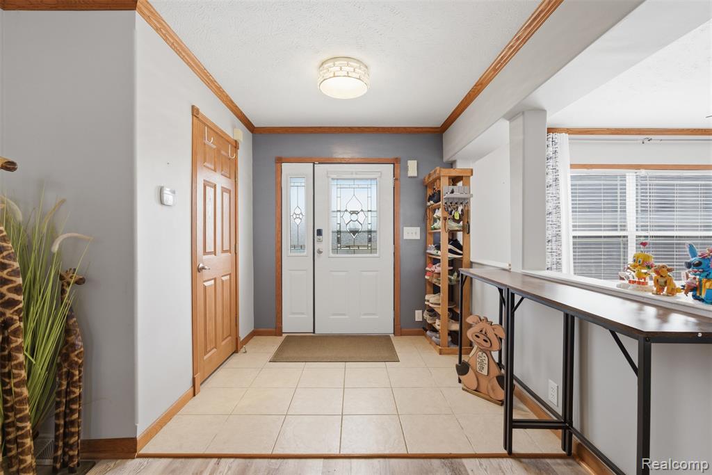 11050 Willowgreen Court, South Lyon, MI 48178 — Photo 3
