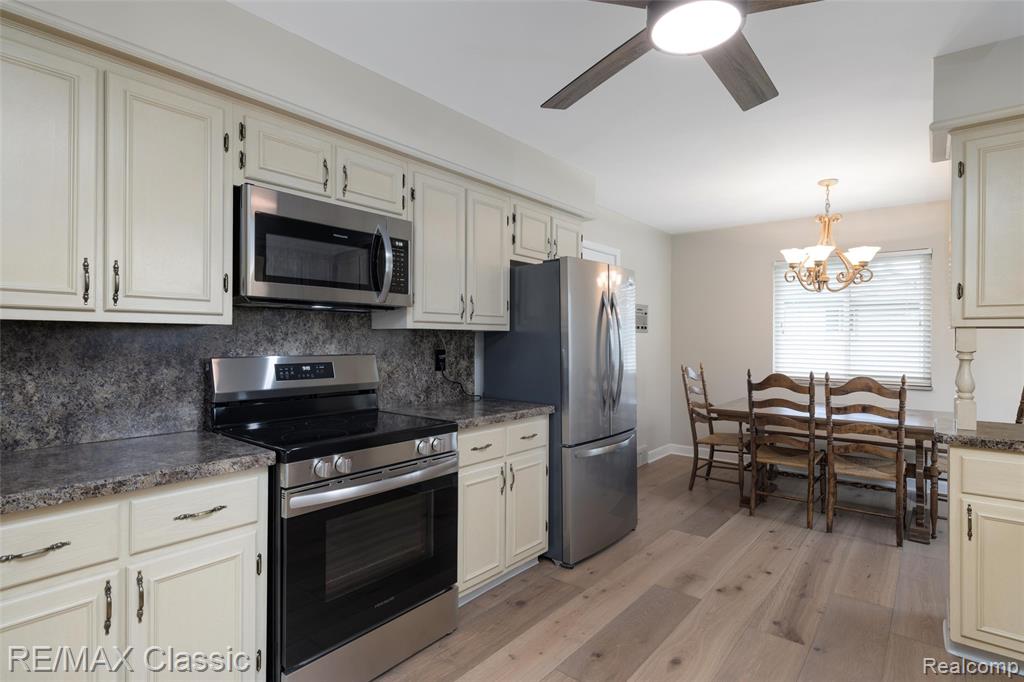 804 Bonita Drive, White Lake, MI 48383 — Photo 21