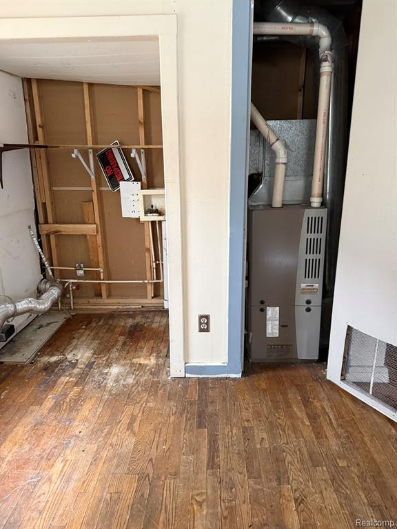 Utilities with heating unit