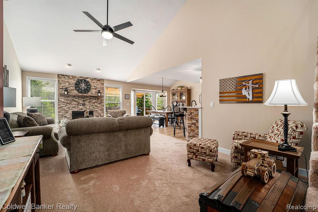 1360 Gloucester Court, Commerce Twp, MI 48390 — Photo 5