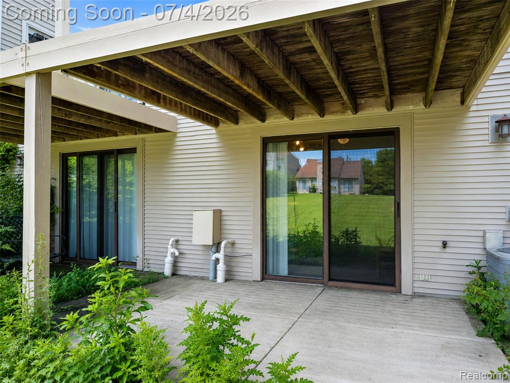 754 Ashley Circle, Rochester Hills, MI 48307 — Photo 33