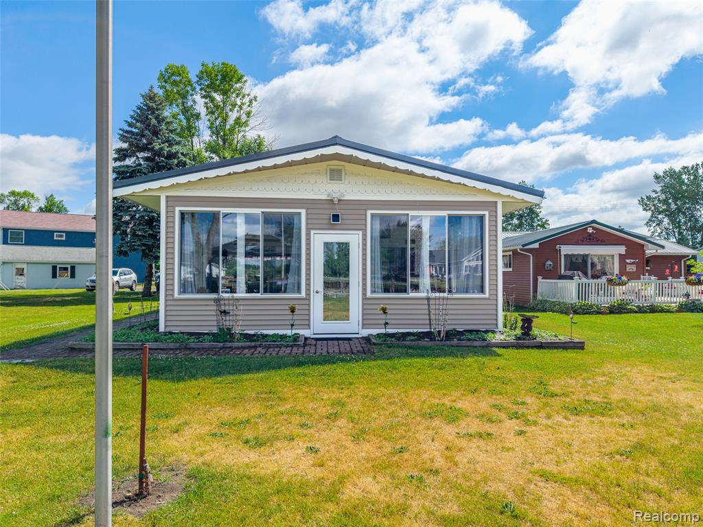 1656 S Riverside Drive, Au Gres, MI 48703