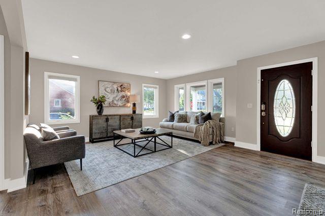 410 CATALPA Drive, Birmingham, MI 48009 — Photo 2