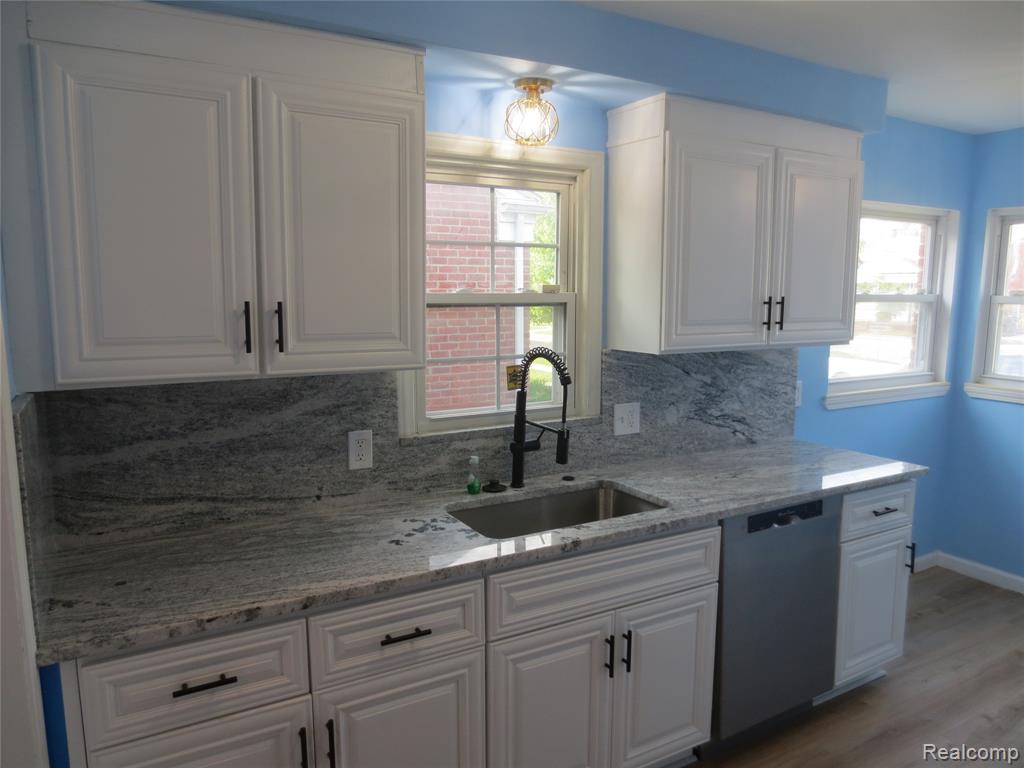 9535 Dixie, Redford, MI 48239 — Photo 5