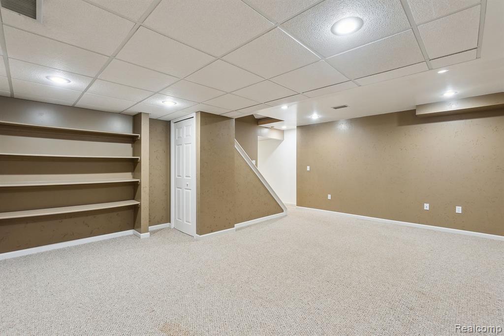 2086 CUMBERLAND Drive, Brighton, MI 48114 — Photo 35