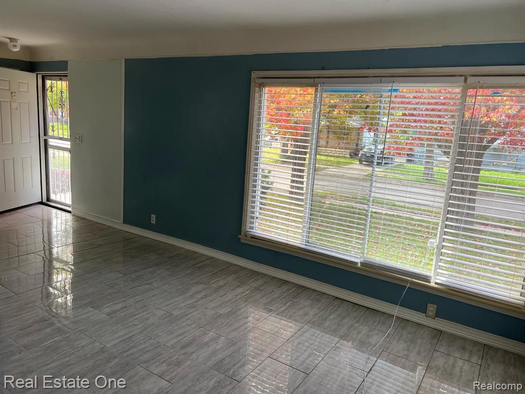 6046 ROSEMONT Avenue, Detroit, MI 48228 — Photo 3