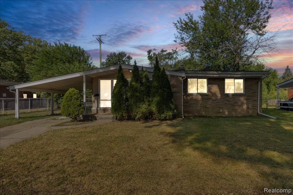 23031 Eastwood Street, Oak Park, MI 48237
