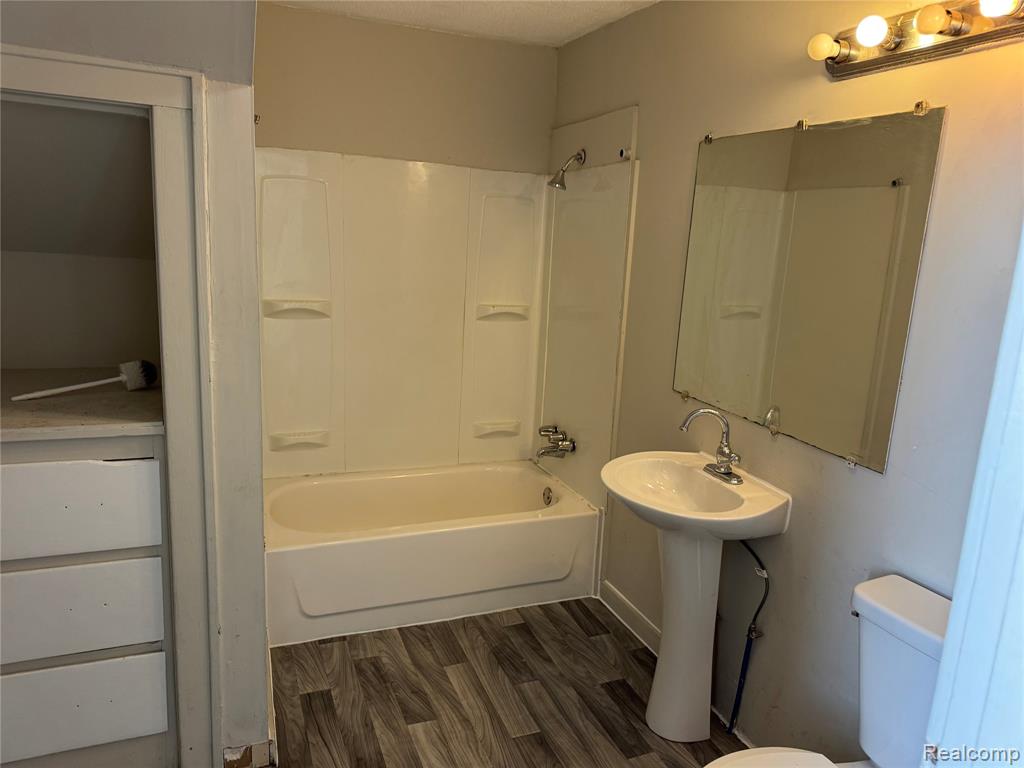 6490 Rosemont Avenue, Detroit, MI 48228 — Photo 16