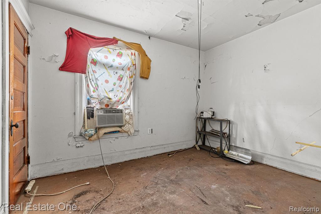1821 HELEN Street, Detroit, MI 48207 — Photo 29