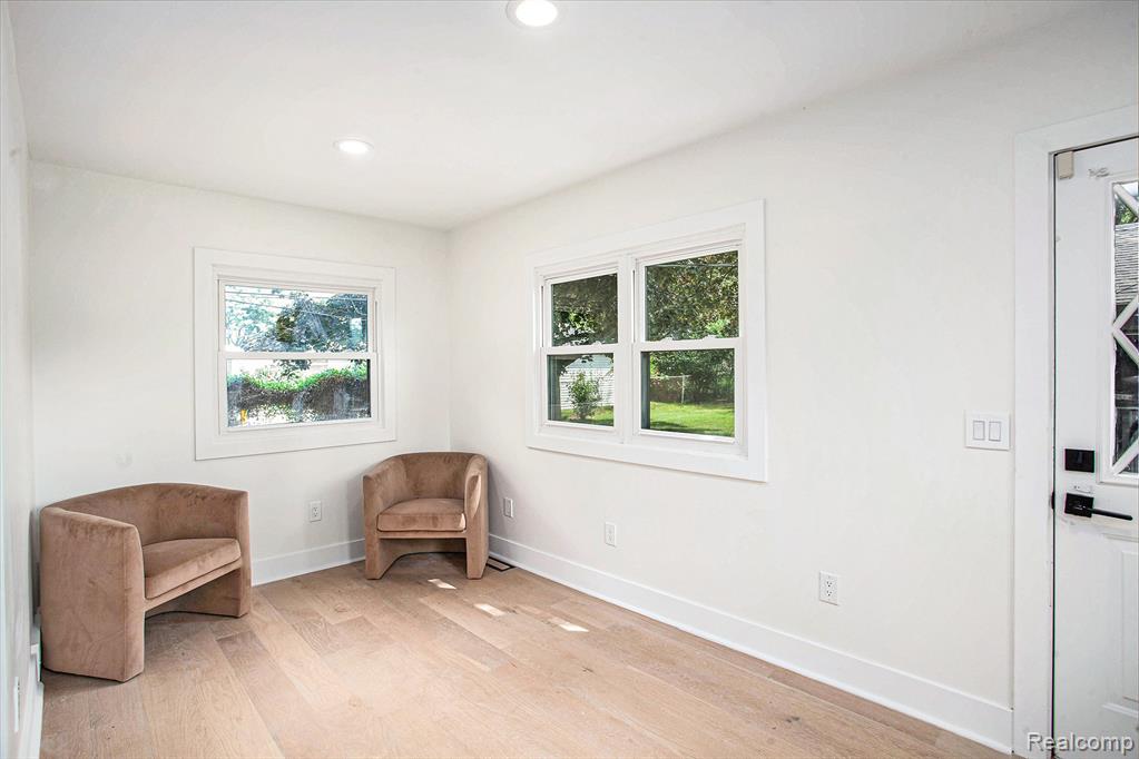 31100 W Rutland Street, Beverly Hills, MI 48025 — Photo 12