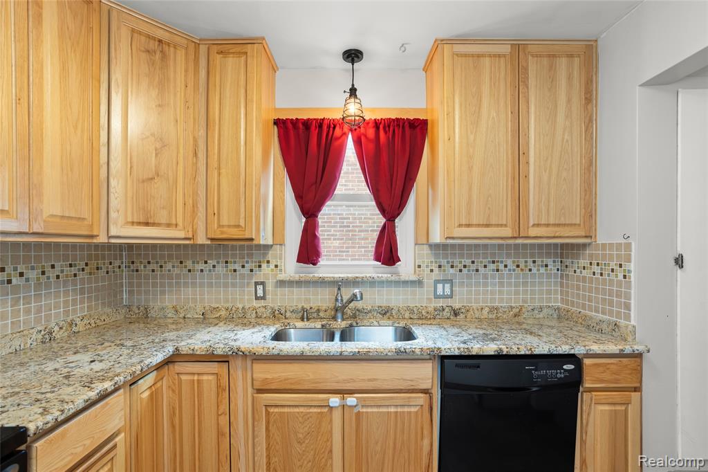 6553 Norwood Avenue, Allen Park, MI 48101 — Photo 9