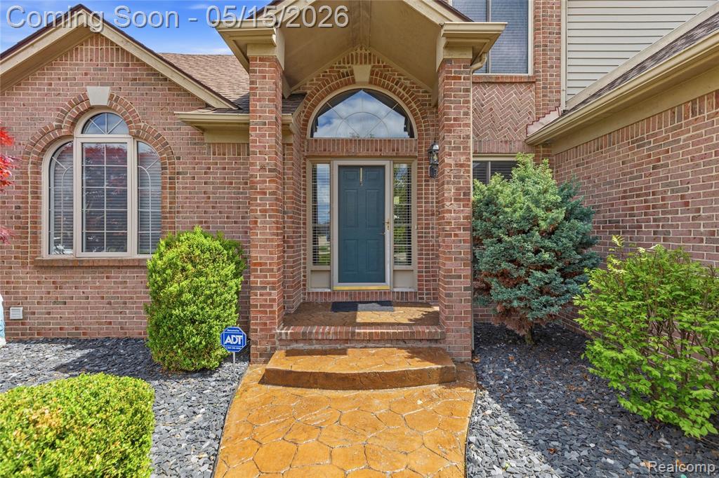 48528 Lafayette Drive, Macomb, MI 48044 — Photo 2