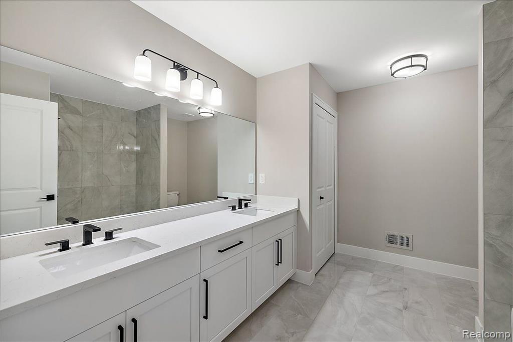 50896 MISTWOOD Drive, Macomb, MI 48042 — Photo 51