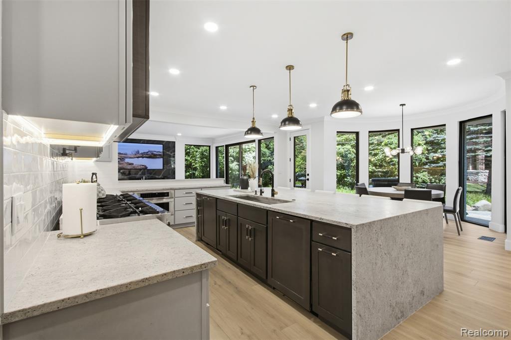 24696 Franklin Park Drive, Franklin, MI 48025 — Photo 17